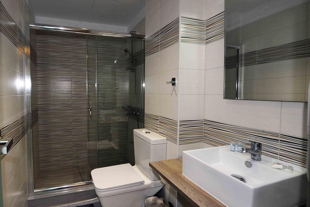 Hotel Kakanakos ลูตรา โอรายาส เอเลนิส ภายนอก รูปภาพ